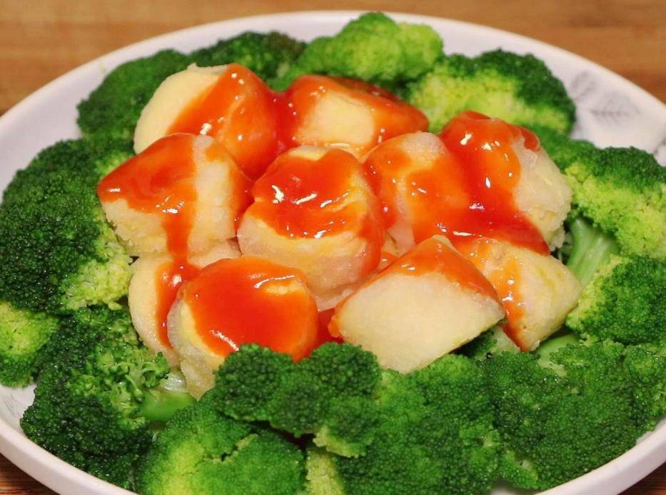 老妈蒸“鸡蛋”,不加一滴水,只需加入“它”,鸡蛋香软滑嫩!