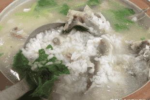 家常好吃粥（40）—— 鲜香鱼头粥