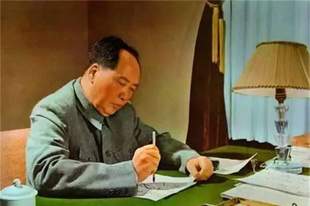 43岁毛主席写给傅作义的这封信，字迹绝对颠覆你的认知！