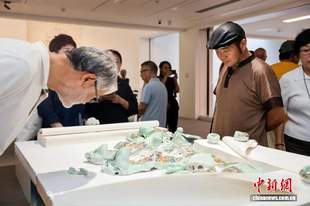 七旬艺术家张修竹作品展探寻破碎与重生的美学张力