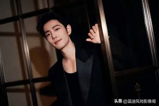 肖战穿 Saint Laurent 西装，全场没一件配饰，但所有人都在看他
