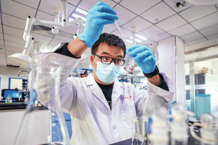 联播+｜杜绝以“帽”取人 总书记要求用好这支“指挥棒”