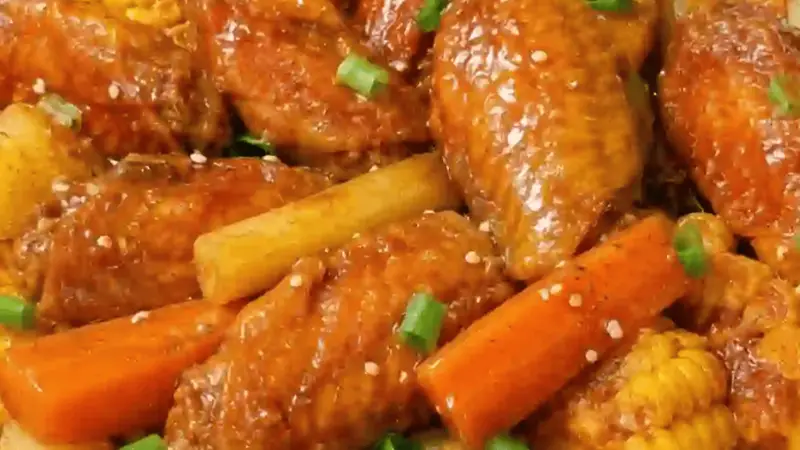 一锅炖出家的味道:鸡翅玉米土豆煲,家常灶台上的暖心盛宴