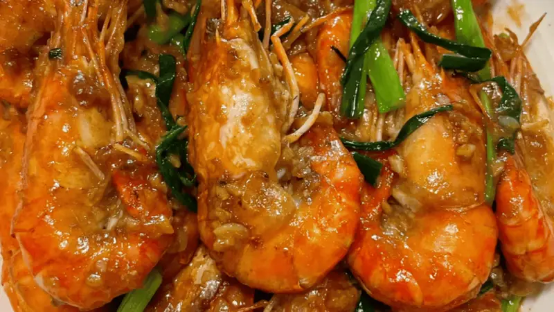 芥末黄油罗氏虾：奶香微辛，一口入魂的家常鲜味