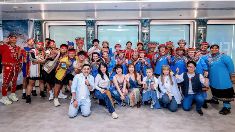 AI一键分配声部+两岸即兴合唱!徐汇滨江游轮音乐会火了