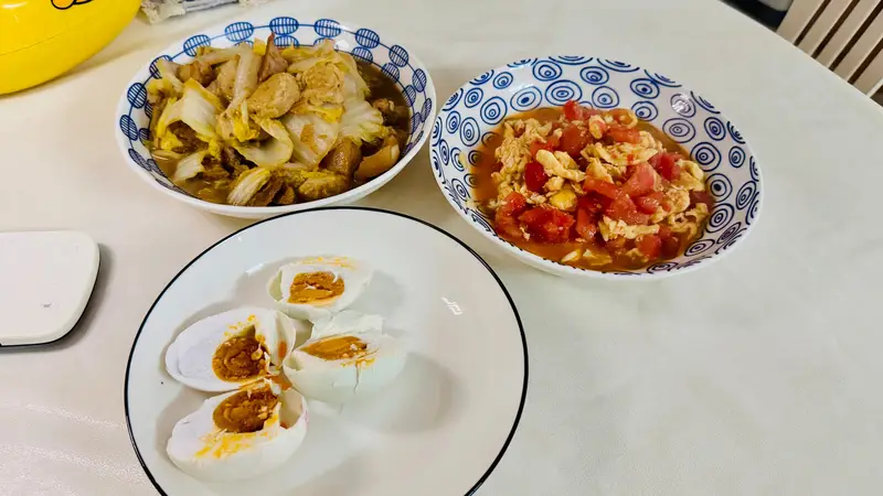 没有抢菜,但一日三餐吃得都挺好的