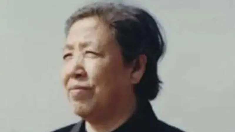 她是最低调的主席夫人,每天坚持骑自行车上下班,如今92岁仍康健
