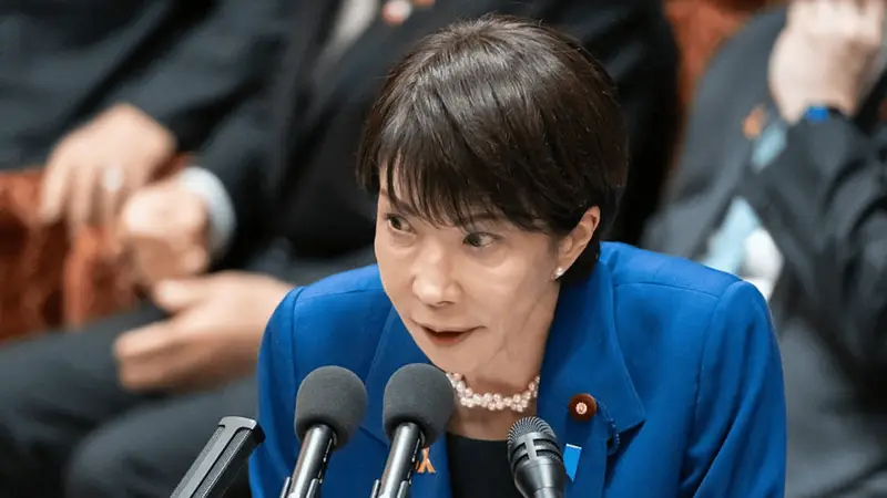 俄方发出警告后,轰炸机直飞日本海,中方实弹军演,高市怕啥来啥