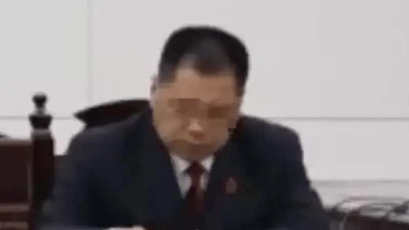 女子称在法院遭工作人员围殴并被执行局长骚扰并索贿?官方通报