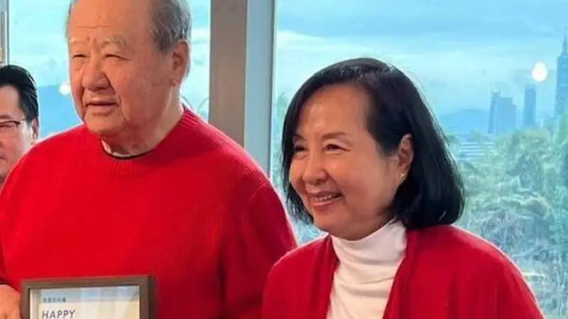 台玻总裁夫人向王菲道歉,称长子轻生受打击,误信谣言同情张柏芝