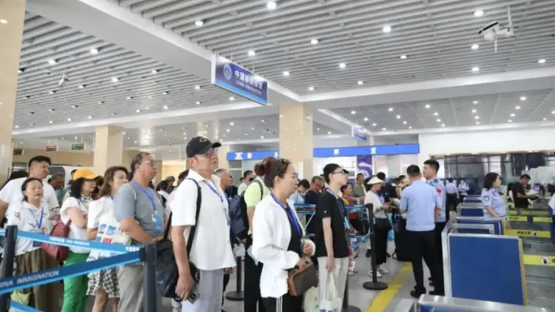 在锡林郭勒“跨境串门"成日常！二连浩特至扎门乌德跨境一日游正式开通