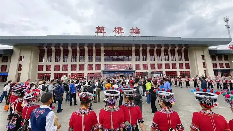 镜头里的彝族美，舌尖上的菌子香！楚雄这场“旅居”拍摄活动太有味儿了