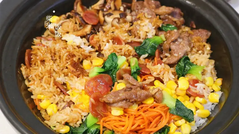 省事午餐,饭菜一锅出,肉嫩饭香,太好吃了