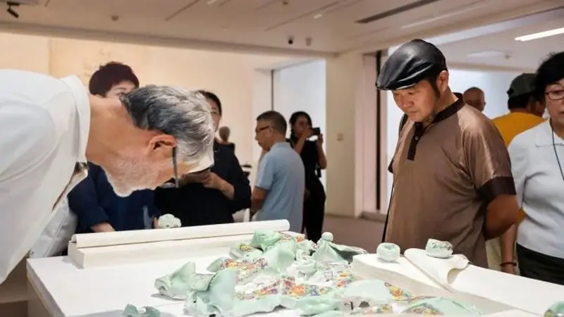 七旬艺术家张修竹作品展探寻破碎与重生的美学张力