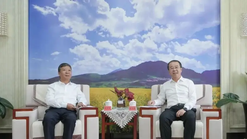 李兴华会见省公航旅集团董事长袁得豪一行