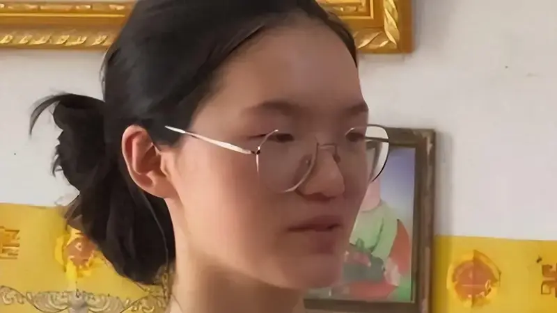 “寒门贵子”正在被杀死：穷人家的孩子选了学医，就活该被骂？