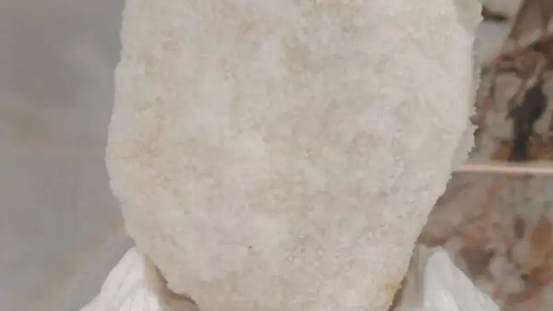 捡个盐块带回家留作纪念？景区回应：不建议！可能含毒素