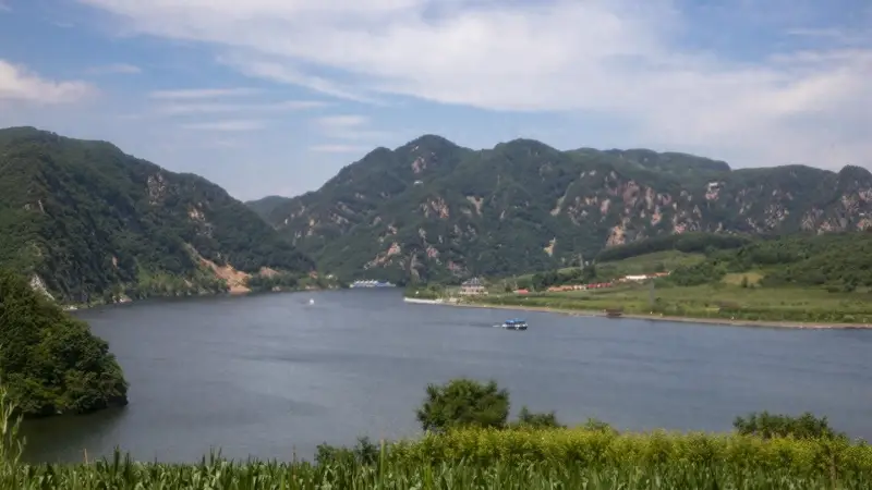 桓仁满族自治县旅行攻略·五女山下枫红湖光
