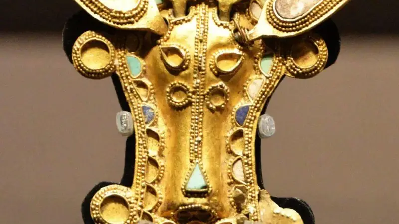 孟和套格套专栏|"金玉赓华·塞外同辉:记《金玉华光 多彩中华》特展"12