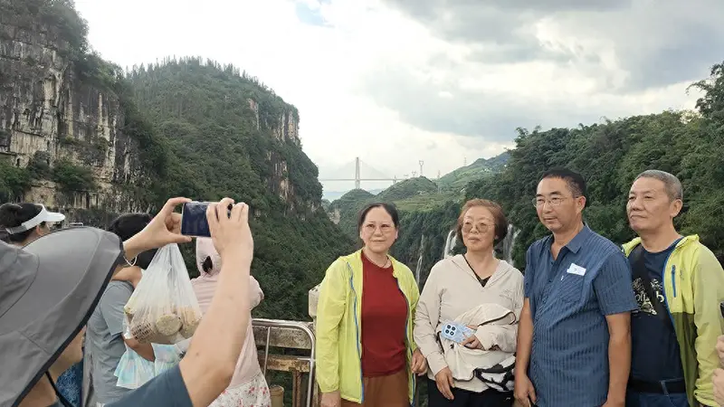 景美人更暖 服务润旅途——兴义以温情“待客之道”礼遇八方游客