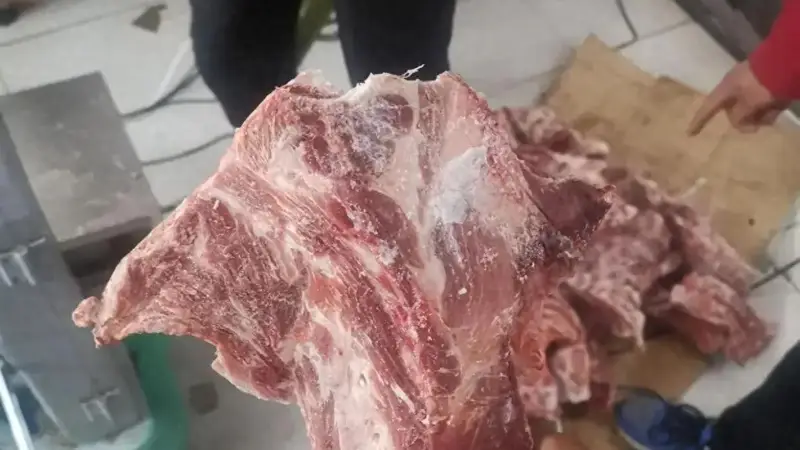 90%人煲汤选错骨头!猪胫骨才是养生顶配,汤浓营养足超滋补