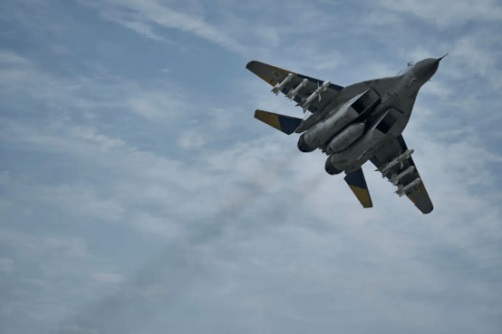 外媒:乌克兰空军称,乌军一架米格-29战机在执行任务过程中坠毁