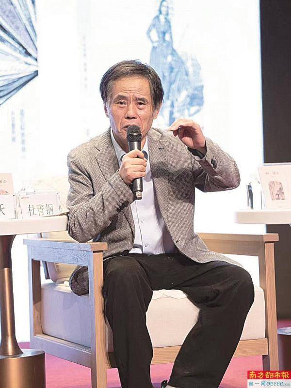 杜青钢:写微小说靠的是爆发力