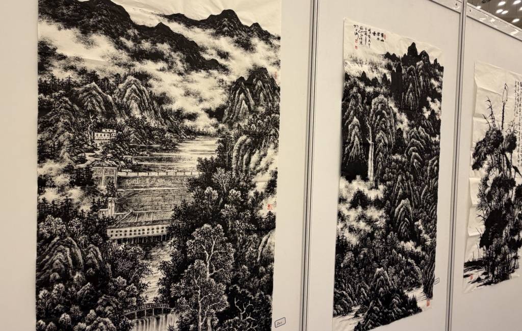 追随张仃17年,画家郭博展焦墨山水