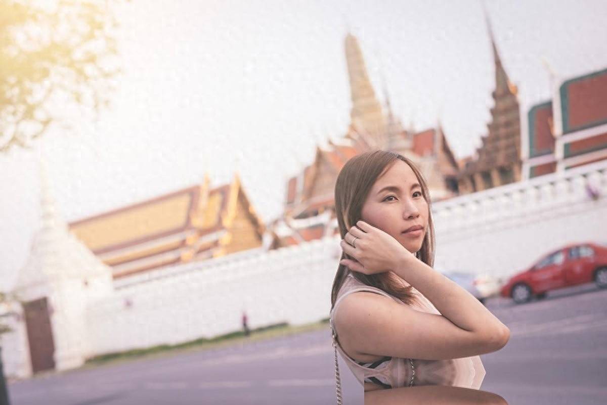 出境游开始离谱了!泰国跟团游从5000变成2800,走出国门不心疼了