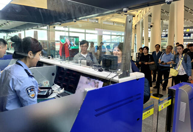 上半年湖南口岸86万余人次出入境 同比增长10.5%