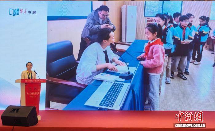 馄饨店主常玫瑰：盛开在文学泥土里的“玫瑰”