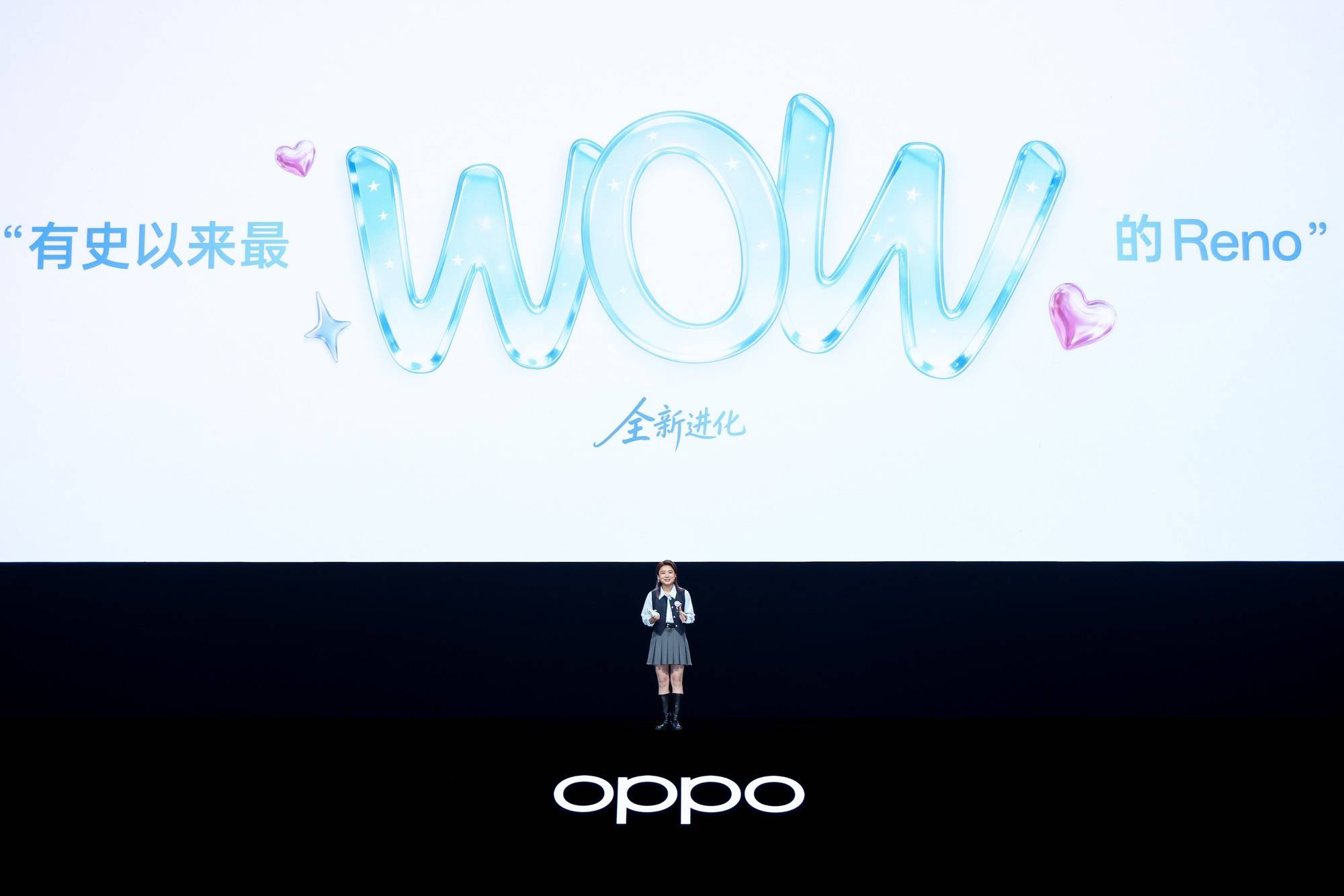 OPPO Reno16新品发布会:行业首创3D悬浮星球设计,颜值与创新并存