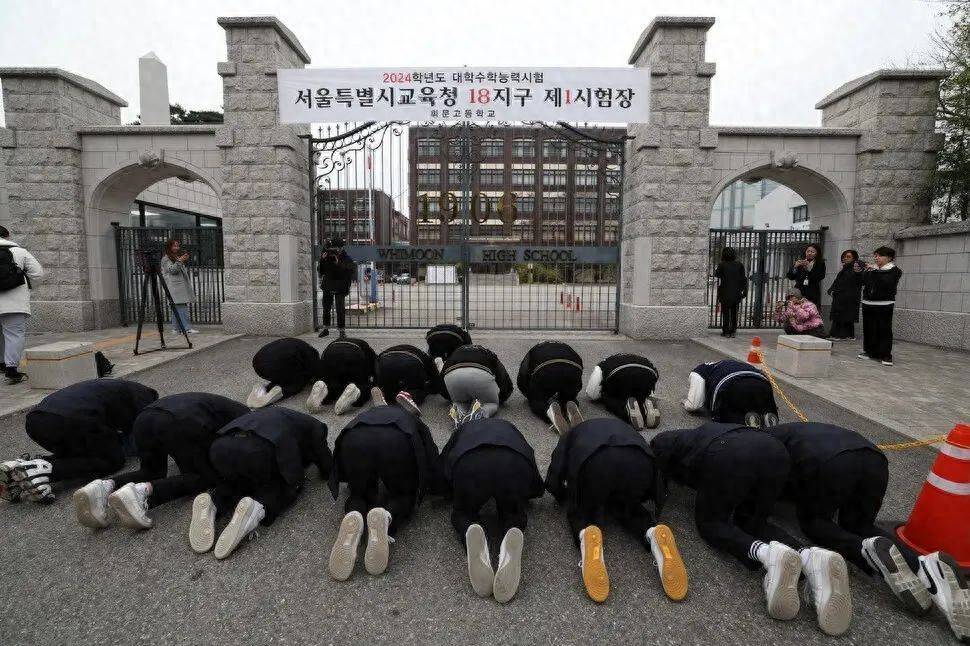 穿尿不湿进考场!飞机停飞、股市延迟,韩国高考有多疯?