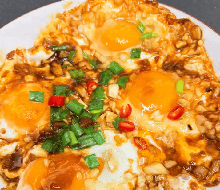 藏着诗意的家常小食,公瑾爆蛋治愈寻常三餐