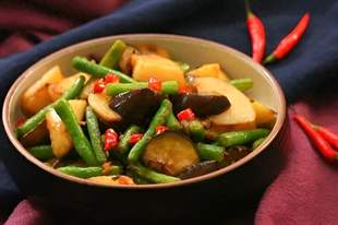 茄子这样做太香了，不油炸不油腻，软糯入味，比肉还好吃