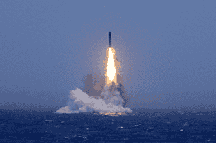 外媒终于发现不对劲：巨浪发射成功，8000公里射程意味覆盖美本土