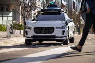 Waymo计划独立进入两地Robotaxi市场，放弃与Uber合作