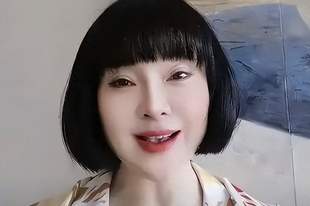 婚内出轨整容医生，偷前夫12亿财产，靠一首歌爆火的她如今怎样？