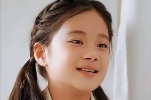 梅婷12岁女儿曾慕梅凭《好东西》提名百花奖最佳新人!上台发言扭捏卡顿,网友:她配不配