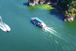 本溪满族自治县夏日文旅热度高涨 绿水青山释放“清凉经济”