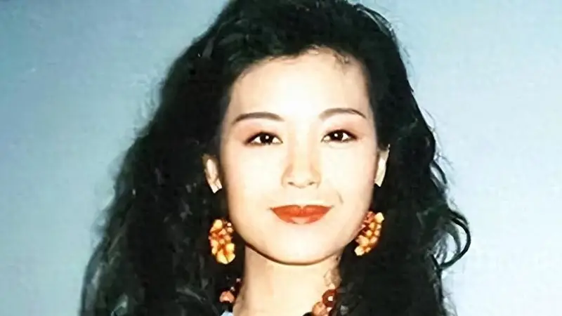 21岁嫁52岁亿万富豪，结婚才两周丈夫就去世，10年官司分到900万