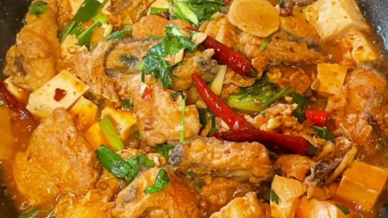 水乡人家代代爱吃，鳅鱼煮豆腐是湖南特色家常汤