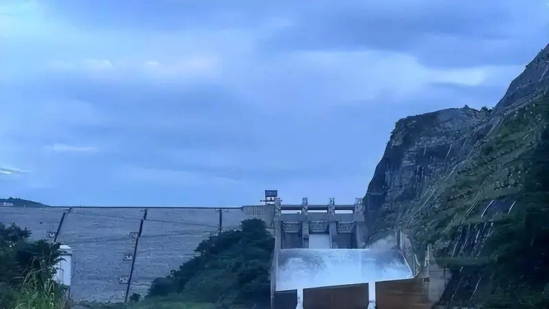 板桥水库溃坝:24万人一夜消逝,尘封28年,真相远比天灾残酷