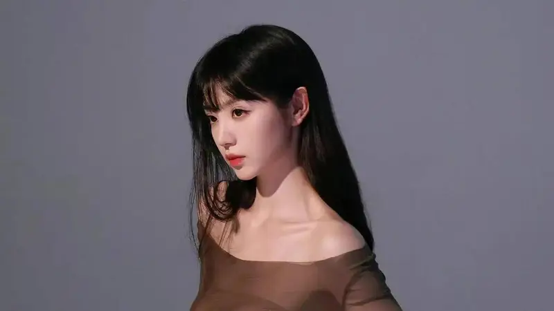 田曦薇晒出盛夏清凉写真，当可爱与性感结合，诠释轻熟美丽