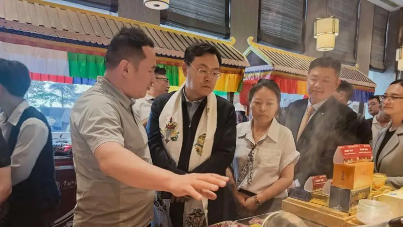 原生态纯天然玉树牦牛肉邂逅国际名厨保罗·大多|治多特色农畜产品亮相中意丝路市集