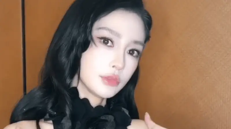 杨颖晒变装视频颜值在线！从素颜美人秒变性感御姐