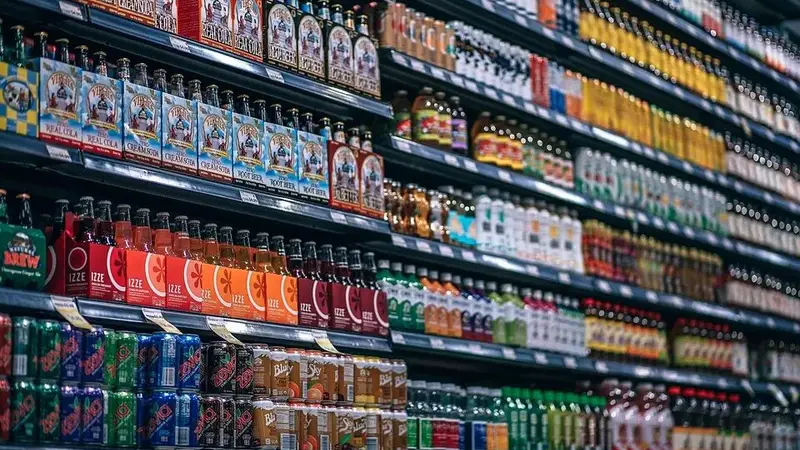 登顶中国能量饮料,省外收入占7成,东鹏饮料为何花10亿在郑州建厂?
