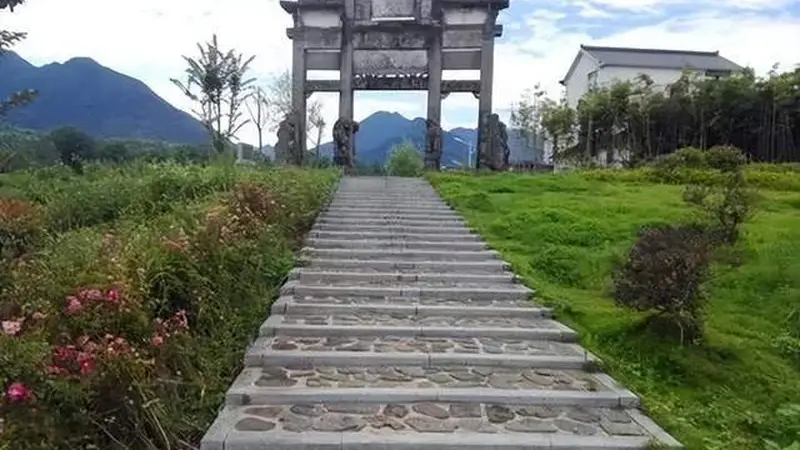 承流峰下的九峰古道