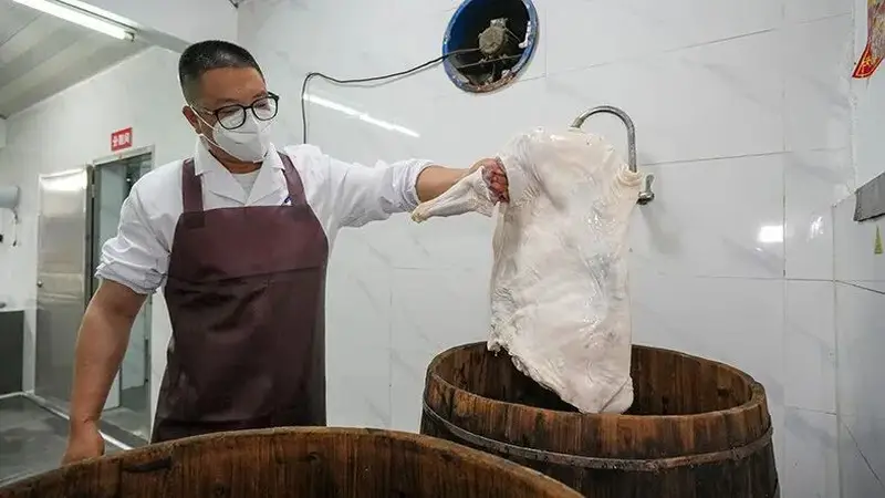 一年卖掉6000只!江都这家非遗羊肉馆,到底有多好吃?