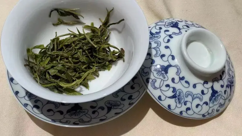 入夏品龙井:最淡茶汤,最治愈盛夏浮躁